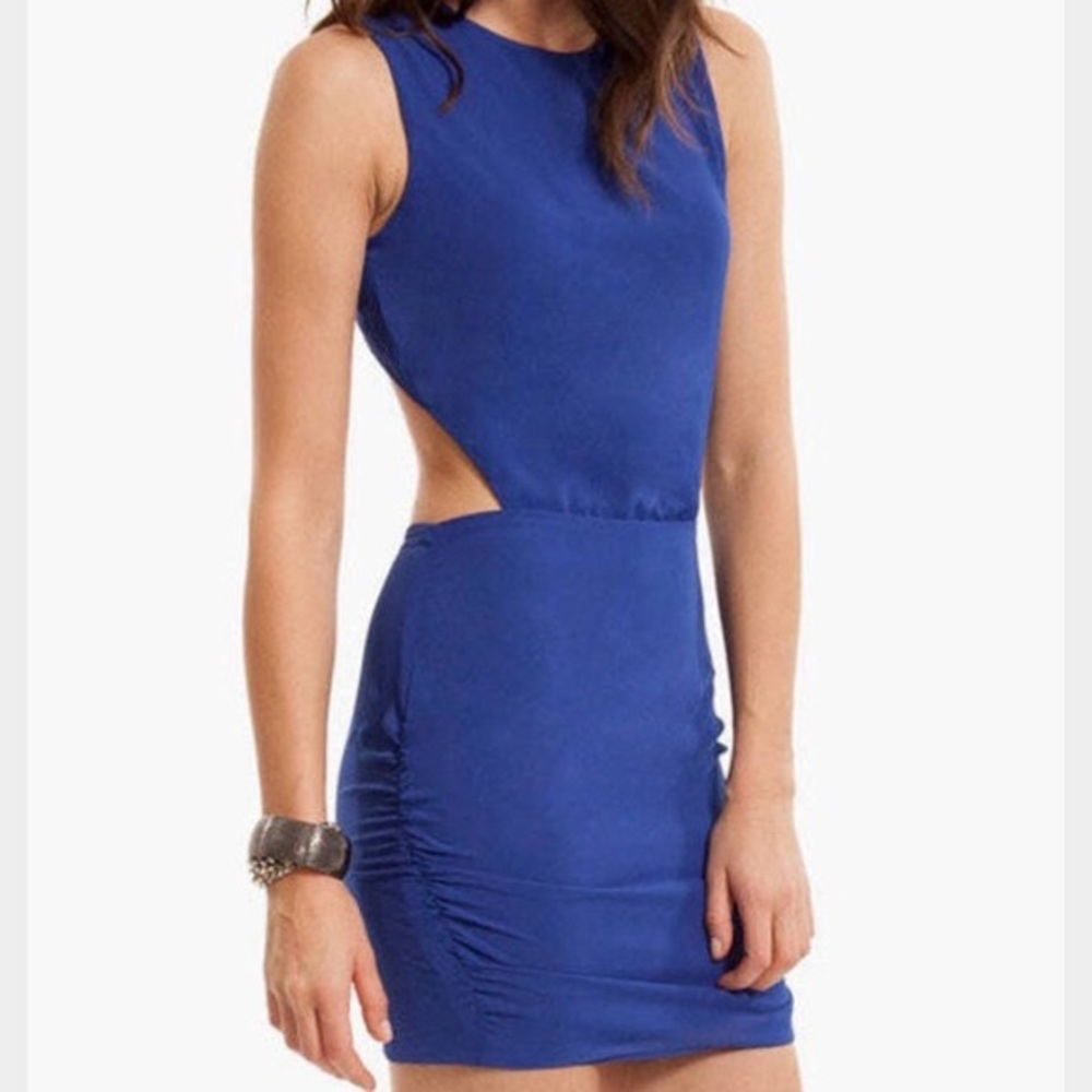 Backless dress